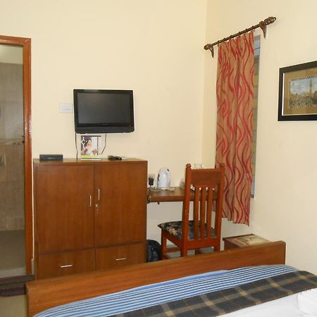 Basera Guest House Kolkata Exterior photo