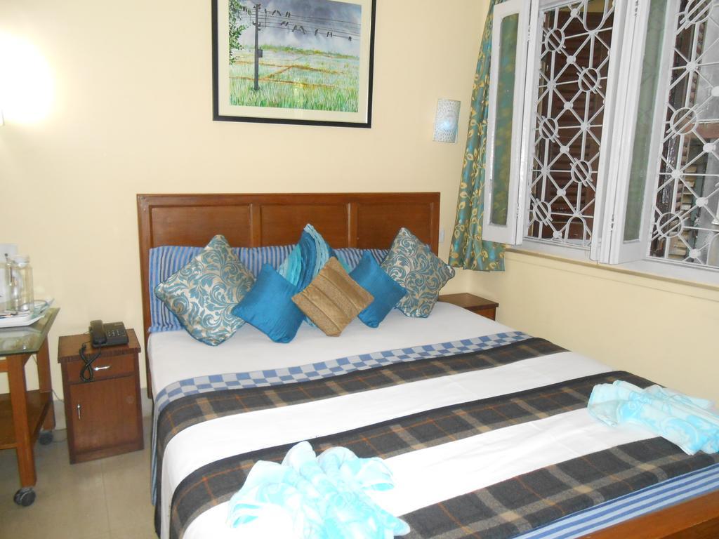 Basera Guest House Kolkata Room photo